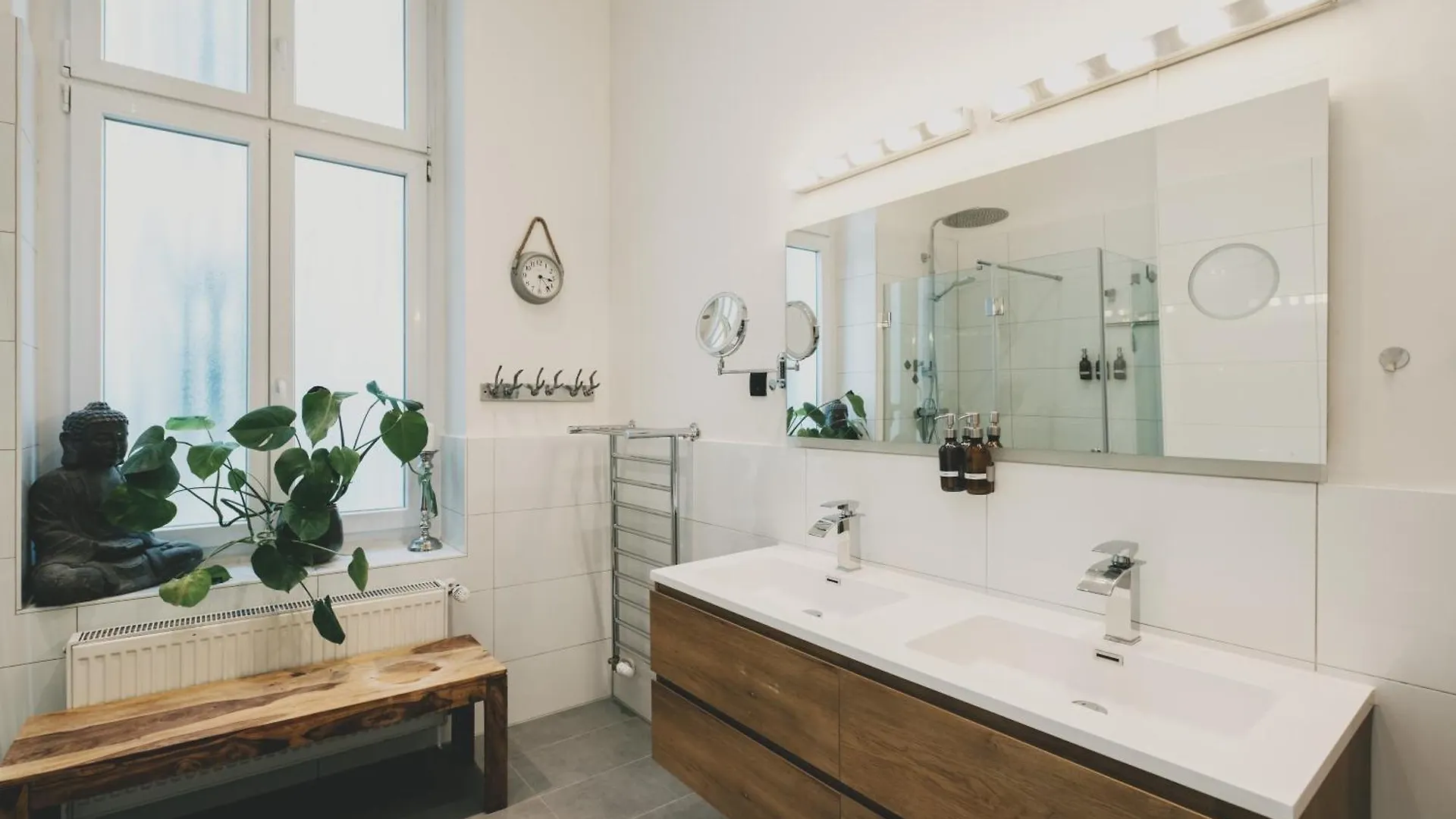 Apartamento Altbau-Loft Fuer 12 Personen Am Alexanderplatz Berlín
