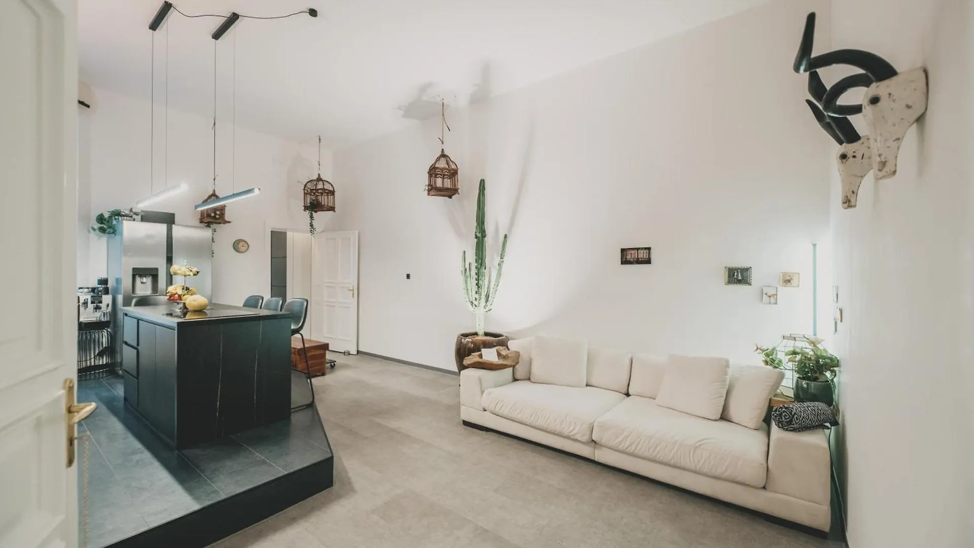 Apartamento Altbau-Loft Fuer 12 Personen Am Alexanderplatz Berlín